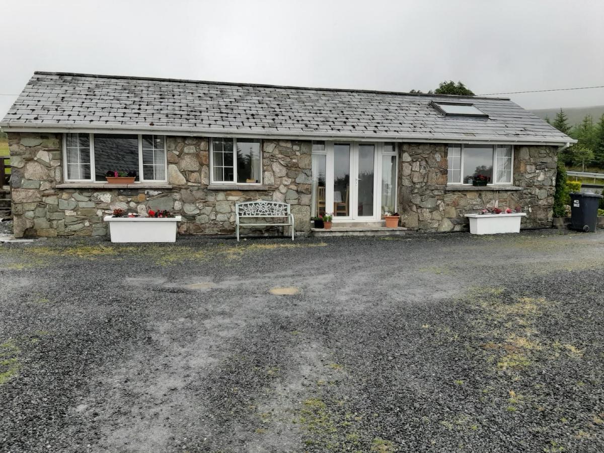 The Lodge Guesthouse Brittas Bagian luar foto