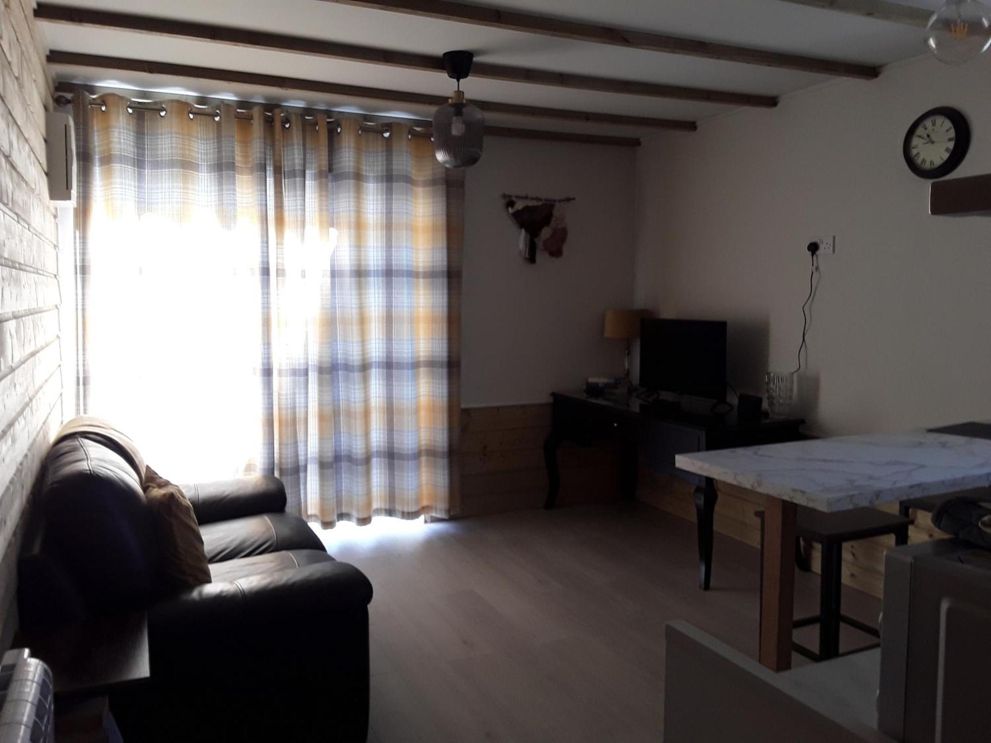 The Lodge Guesthouse Brittas Bagian luar foto