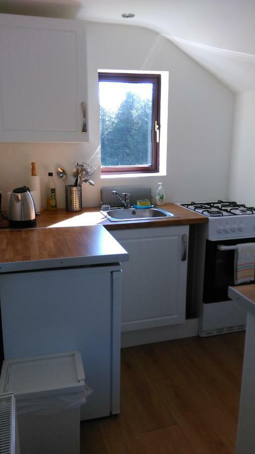 The Lodge Guesthouse Brittas Bagian luar foto